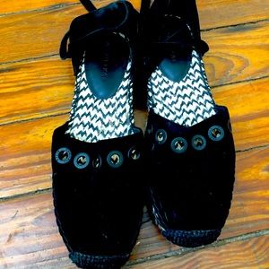 Kendall and Kylie platform flats